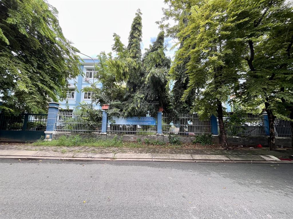 Đất nền biệt thự 8x18m  kdc phong phú 4, khang điền  7,9 tỷ  đối diện trường học