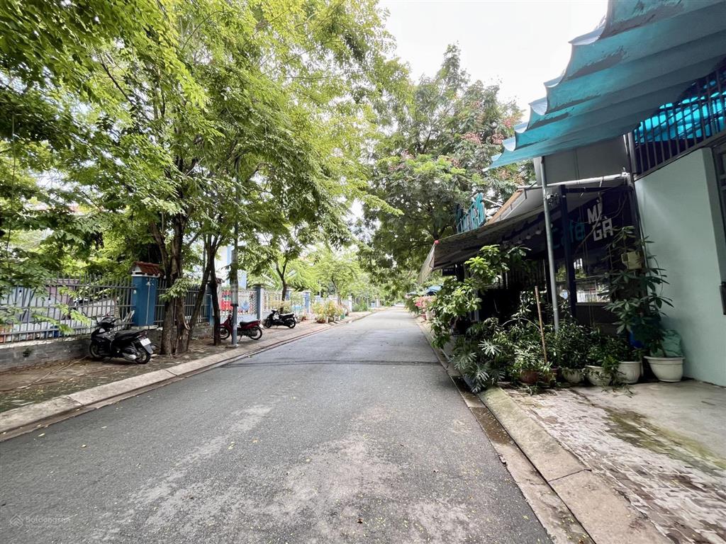 Đất nền biệt thự 8x18m  kdc phong phú 4, khang điền  7,9 tỷ  đối diện trường học