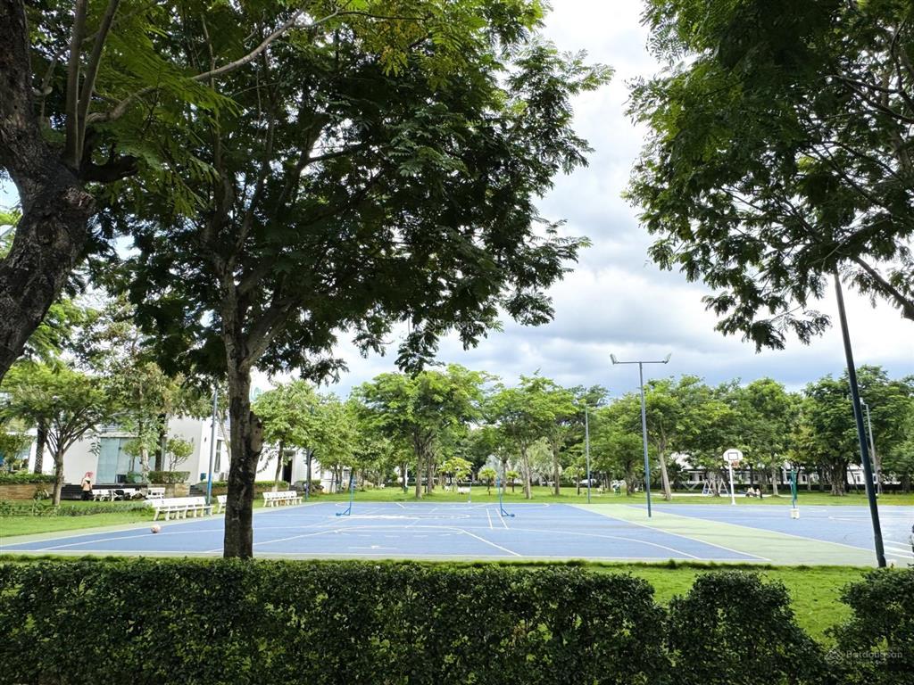 Biệt thự view công viên đẹp nhất dự án lovera park, dt 200m2, hồ cá koi, chỉ 15 tỷ
