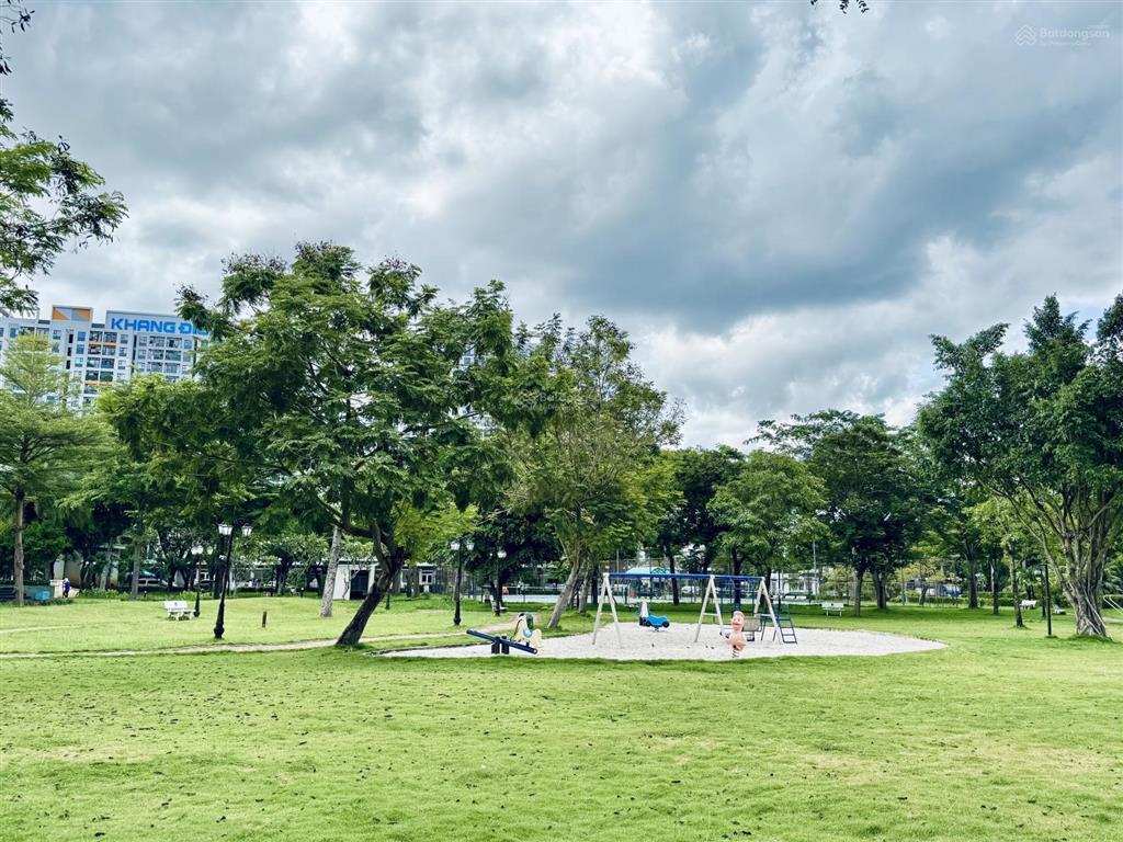 Biệt thự view công viên đẹp nhất dự án lovera park, dt 200m2, hồ cá koi, chỉ 15 tỷ
