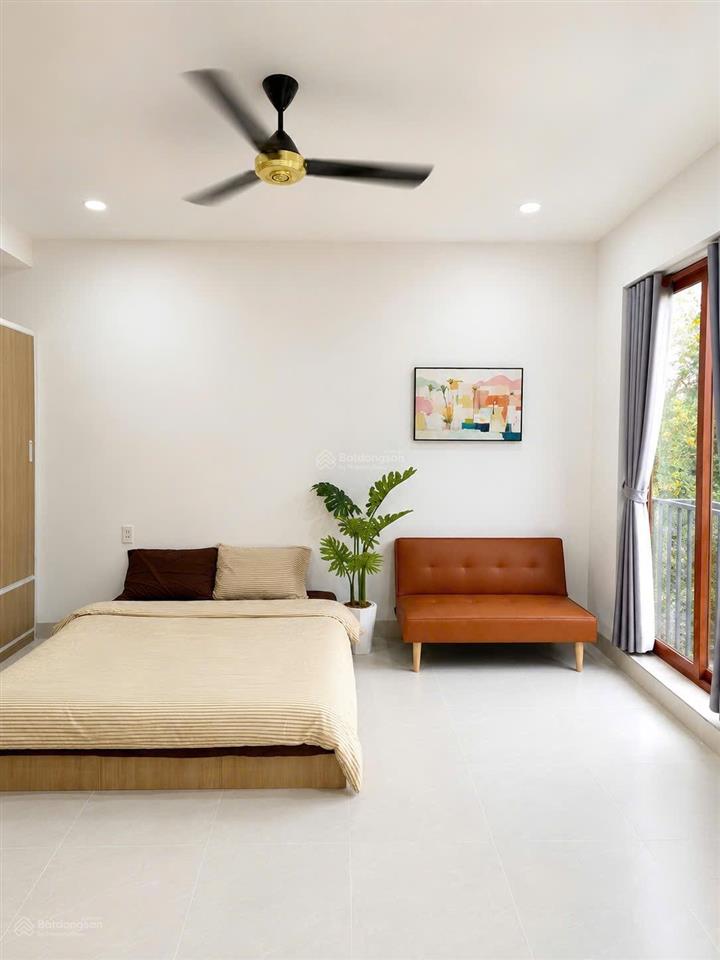 Cho thuê phòng studio full nội thất  dọn vào ở ngay  kế bên trường đại học kinh tế
