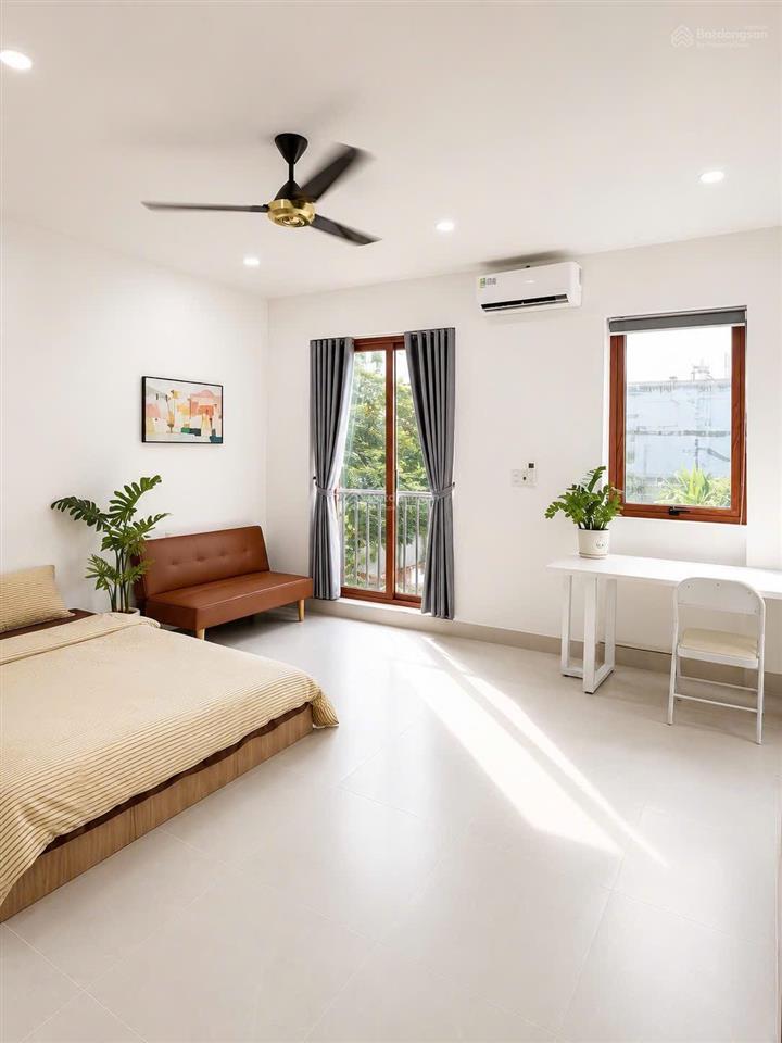 Cho thuê phòng studio full nội thất  dọn vào ở ngay  kế bên trường đại học kinh tế