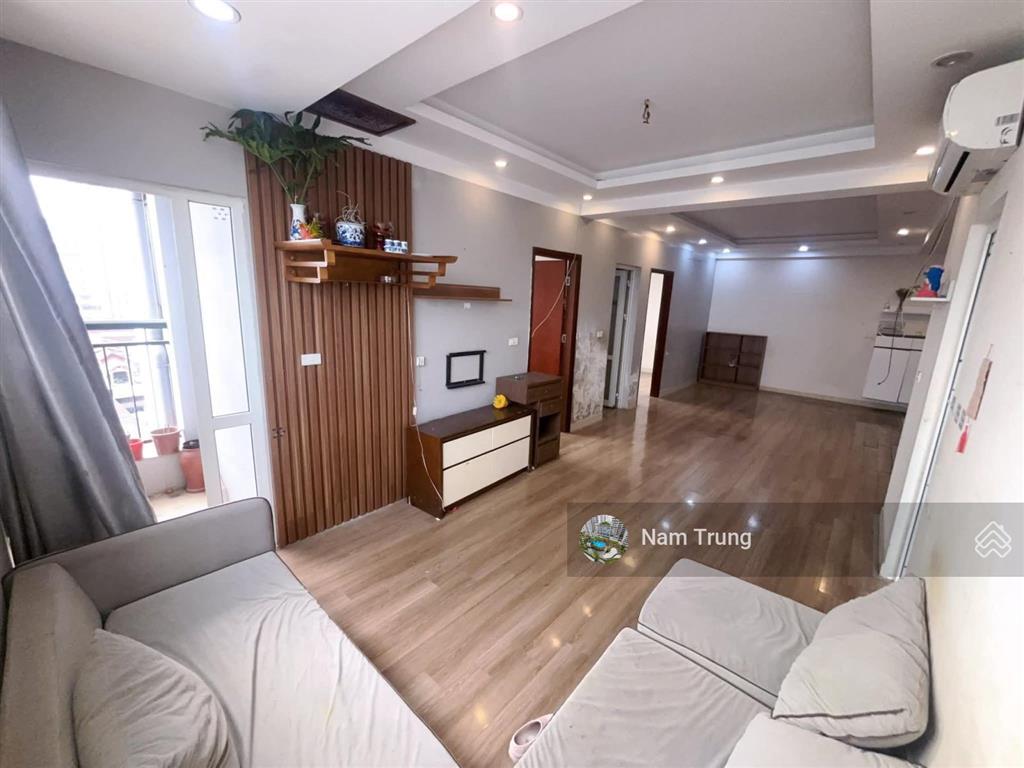 Bán căn hộ ct2 hoàng cầu , đống đa 69m2 ,2 ngủ ,2vs  0914 239 ***