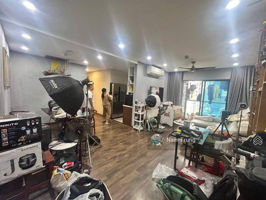 Bán căn hộ lô góc chung cư 47 nguyễn tuân  98m3pn2wcslot ô tô  , 0914 239 ***