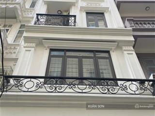 Cho thuê nhà vũ phạm hàm  nguyễn khang, dt 80m*6 tầng, vp, công ty, kho hàng, livetream...giá 27tr