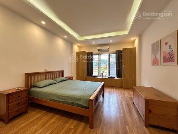 Cho thuê nhà nguyễn cảnh dị  đại kim, dt 55m*5 tầng, giá thuê 18tr, oto đỗ cửa ngày đêm thoải mái.