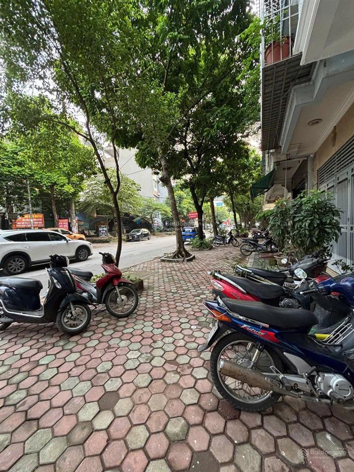 Cho thuê nhà nguyễn cảnh dị  đại kim, có thang máy, vỉa hè rộng, dt 60m*6 tầng, giá thuê 29tr/th