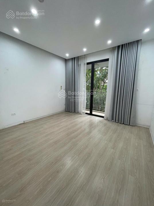 Cho thuê nhà nguyễn cảnh dị  đại kim, có thang máy, vỉa hè rộng, dt 60m*6 tầng, giá thuê 29tr/th