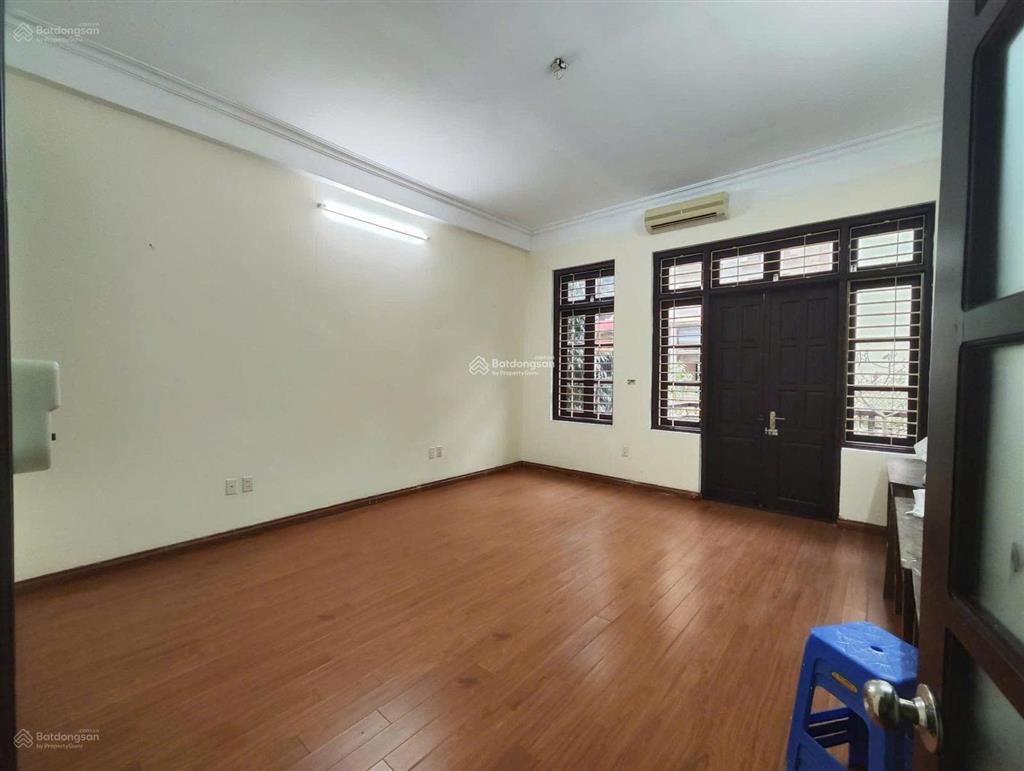 Giá thuê 16tr/th nhà 4 tầng tại nguyễn cảnh dị  đại kim, đường trước nhà 9m, dt 55m², mặt tiền 5m
