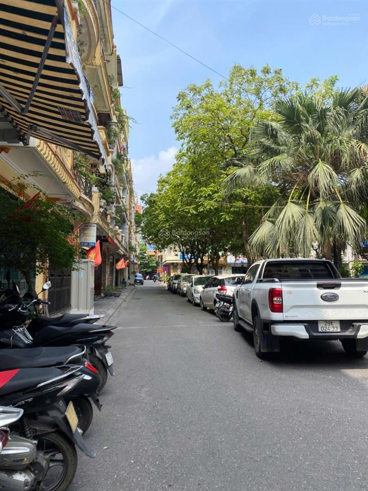 Cho thuê sàn văn phòng  đại kim, thang máy, nhà mới hoàn thiện mới 100%, dt 65m2, giá thuê 8tr/th