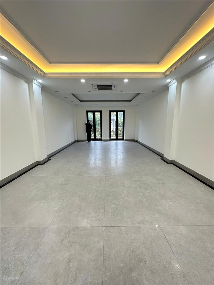 Cho thuê sàn văn phòng  đại kim, thang máy, nhà mới hoàn thiện mới 100%, dt 65m2, giá thuê 8tr/th
