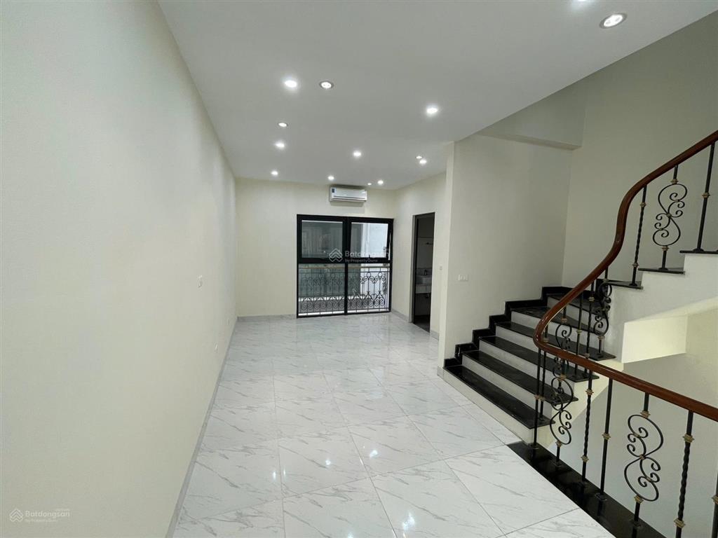 Cho thuê nhà lk nguyễn xiển  thanh xuân, dt 80m x tầng, ô tô tải đỗ cửa, giá thuê 35tr/th