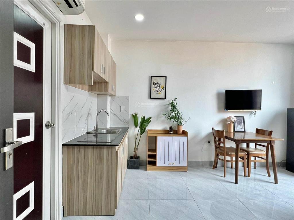 Căn hộ mới có thang máy gần vạn hạnh mall  full tiện nghi