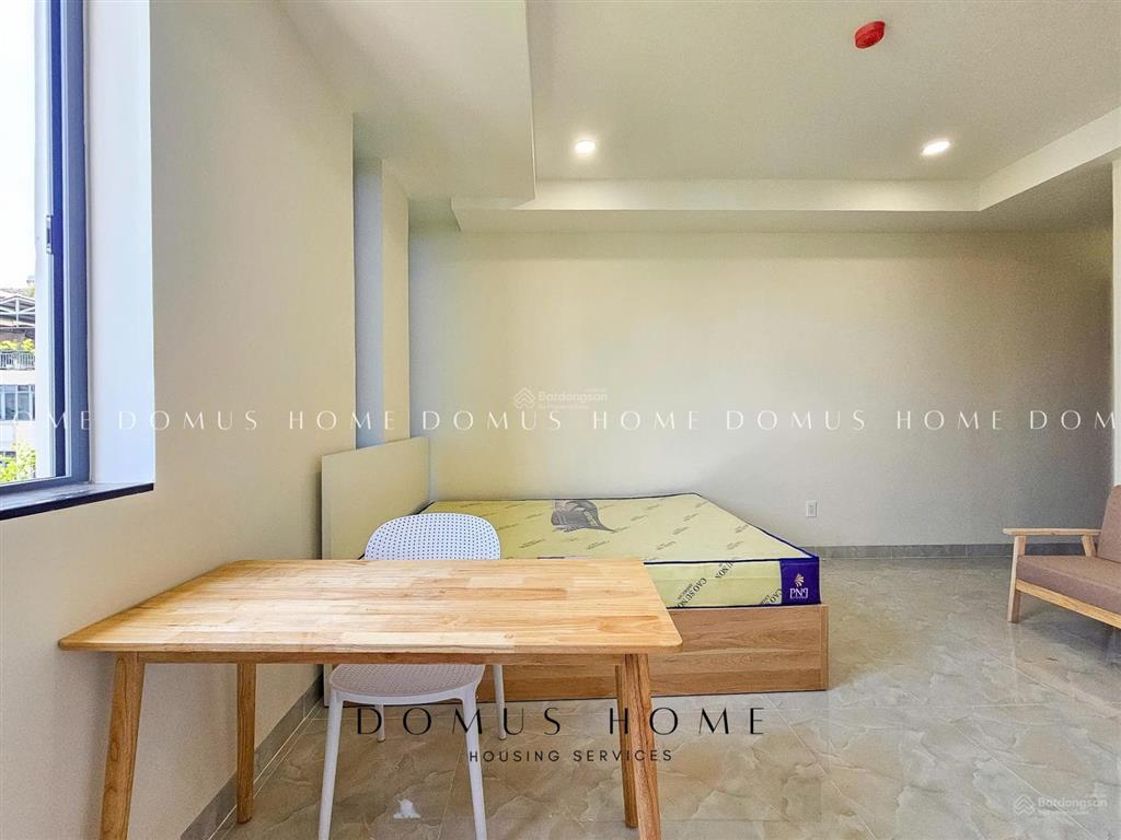 Phòng cửa sổ mới xây full tiện nghi phạm văn bạch