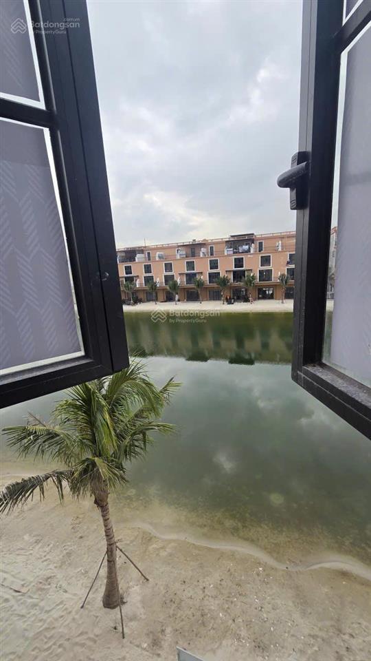 Song lập phân khu hoàng gia, đã hoàn thiện full 4 tầng, giá 13,5 tỷ, 180m2