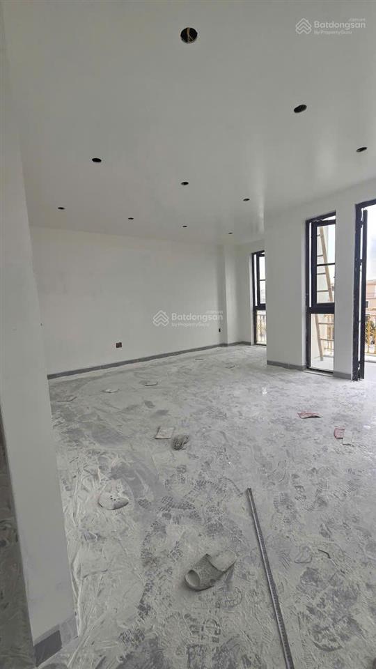 Song lập phân khu hoàng gia, đã hoàn thiện full 4 tầng, giá 13,5 tỷ, 180m2