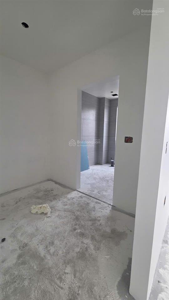 Song lập phân khu hoàng gia, đã hoàn thiện full 4 tầng, giá 13,5 tỷ, 180m2