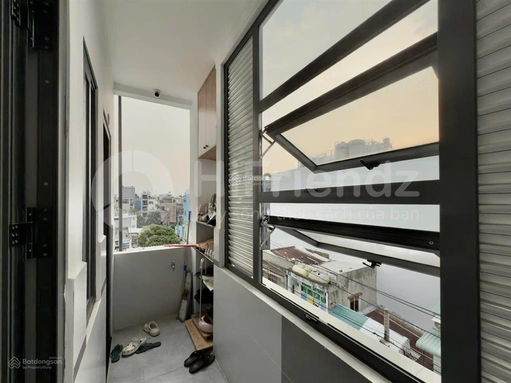 Phòng trọ cao cấp giá rẻ  gần đầm sen, full nt thang máy hầm xe