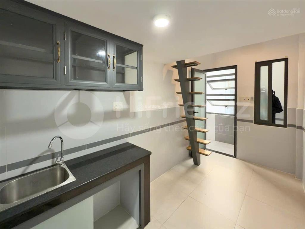 Phòng trọ cao cấp giá rẻ  gần đầm sen, full nt thang máy hầm xe