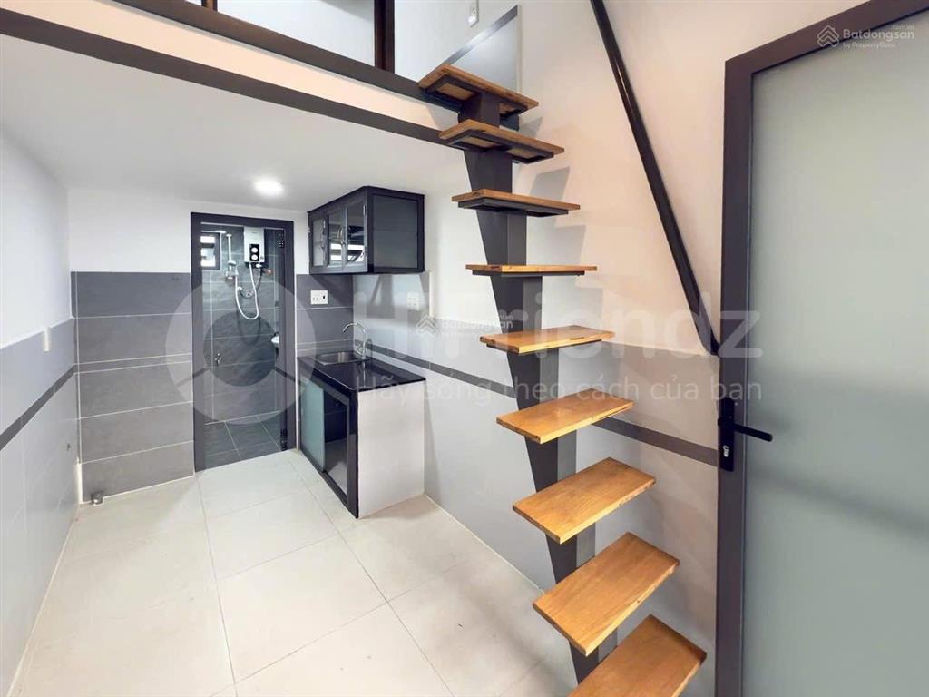 Phòng trọ cao cấp giá rẻ  gần đầm sen, full nt thang máy hầm xe