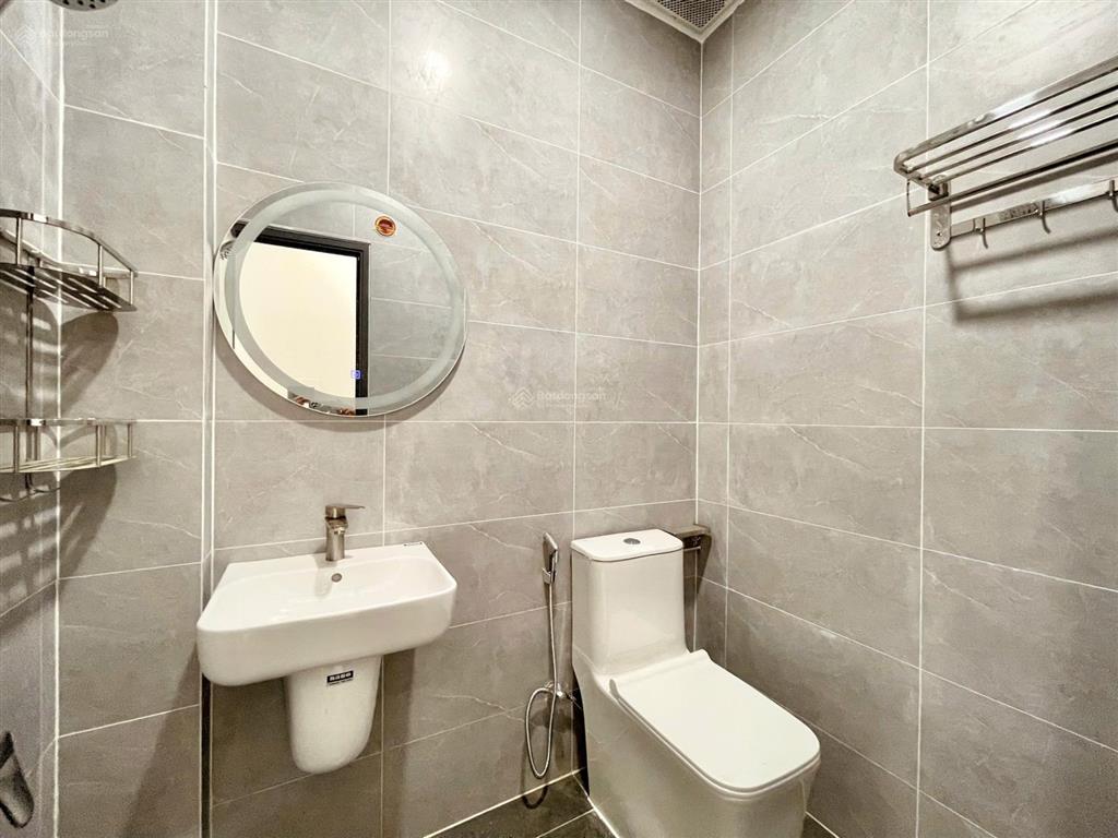Căn hộ dịch vụ cao cấp  gần nhà ga t3 sân bay tân sơn nhất full nt mới xây
