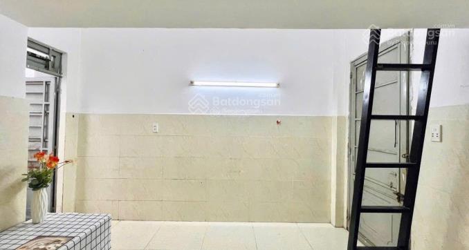 Phòng trọ giá rẻ có thang máy đại học công thương