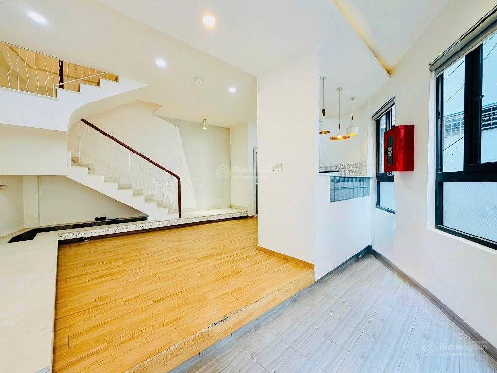 Nhà 3 tầng  ngang 6m hiếm  4pn  ngay đh công nghiệp  chỉ 5.5 tỷ