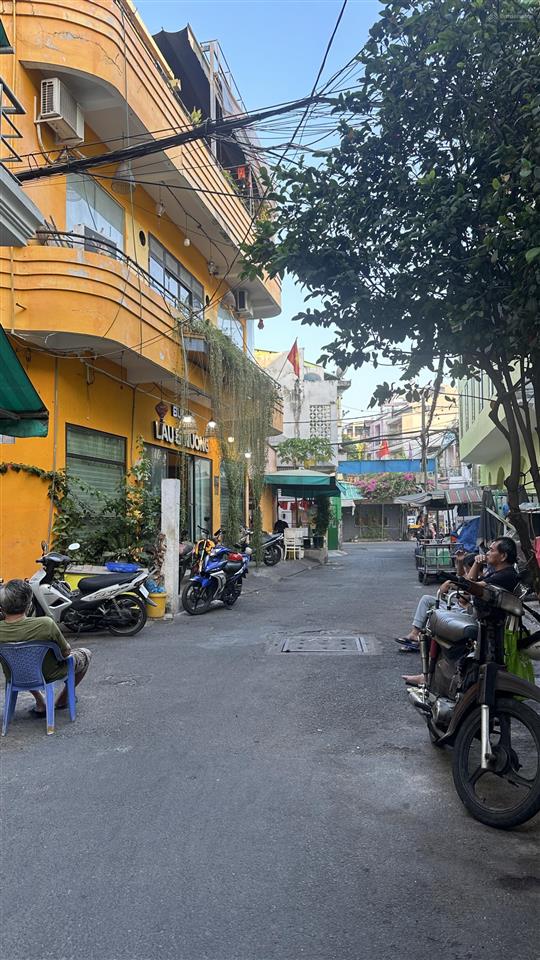 Nhà 3 tầng  ngang 6m hiếm  4pn  ngay đh công nghiệp  chỉ 5.5 tỷ