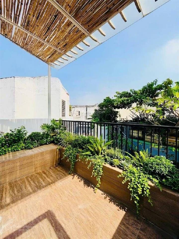 Nhà 3 tầng  ngang 6m hiếm  4pn  ngay đh công nghiệp  chỉ 5.5 tỷ