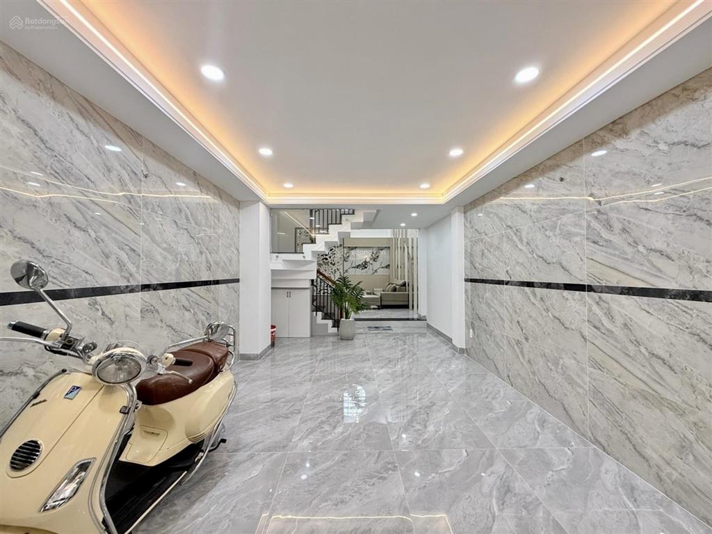 Nhà mới 5 tầng  full nội thất  gara ô tô  hxh nhựa  60m2  chỉ 8. x tỷ tl