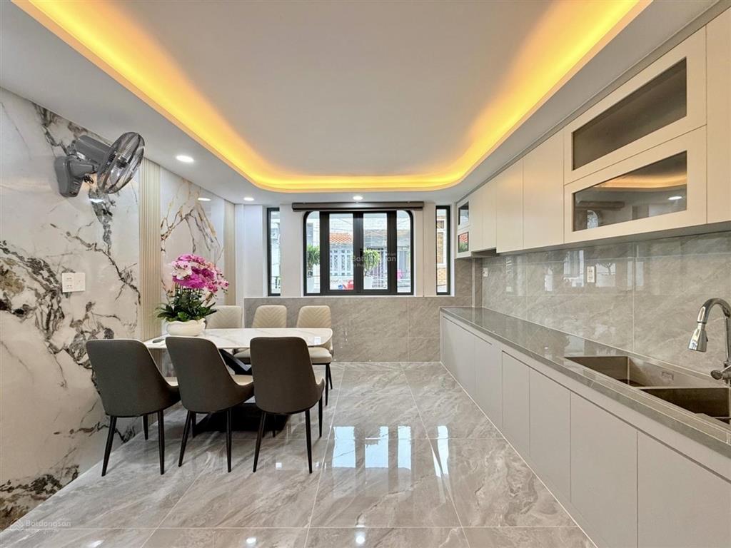 Nhà mới 5 tầng  full nội thất  gara ô tô  hxh nhựa  60m2  chỉ 8. x tỷ tl