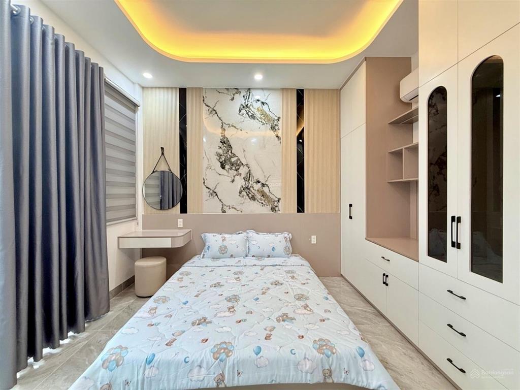 Nhà mới 5 tầng  full nội thất  gara ô tô  hxh nhựa  60m2  chỉ 8. x tỷ tl