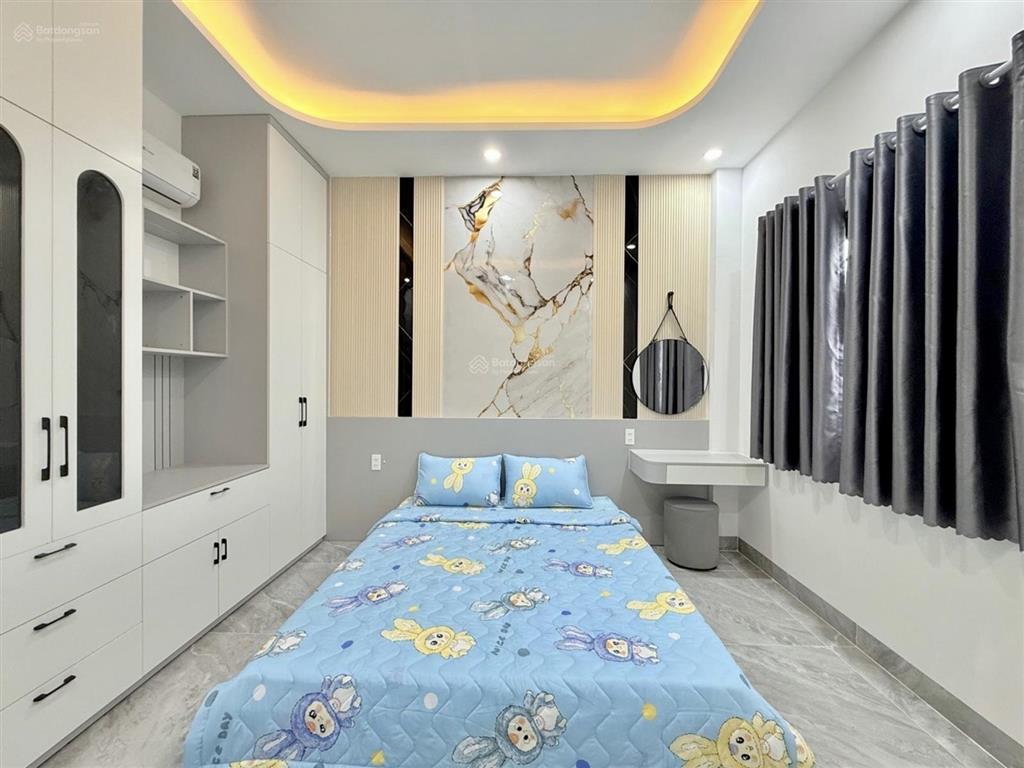 Nhà mới 5 tầng  full nội thất  gara ô tô  hxh nhựa  60m2  chỉ 8. x tỷ tl