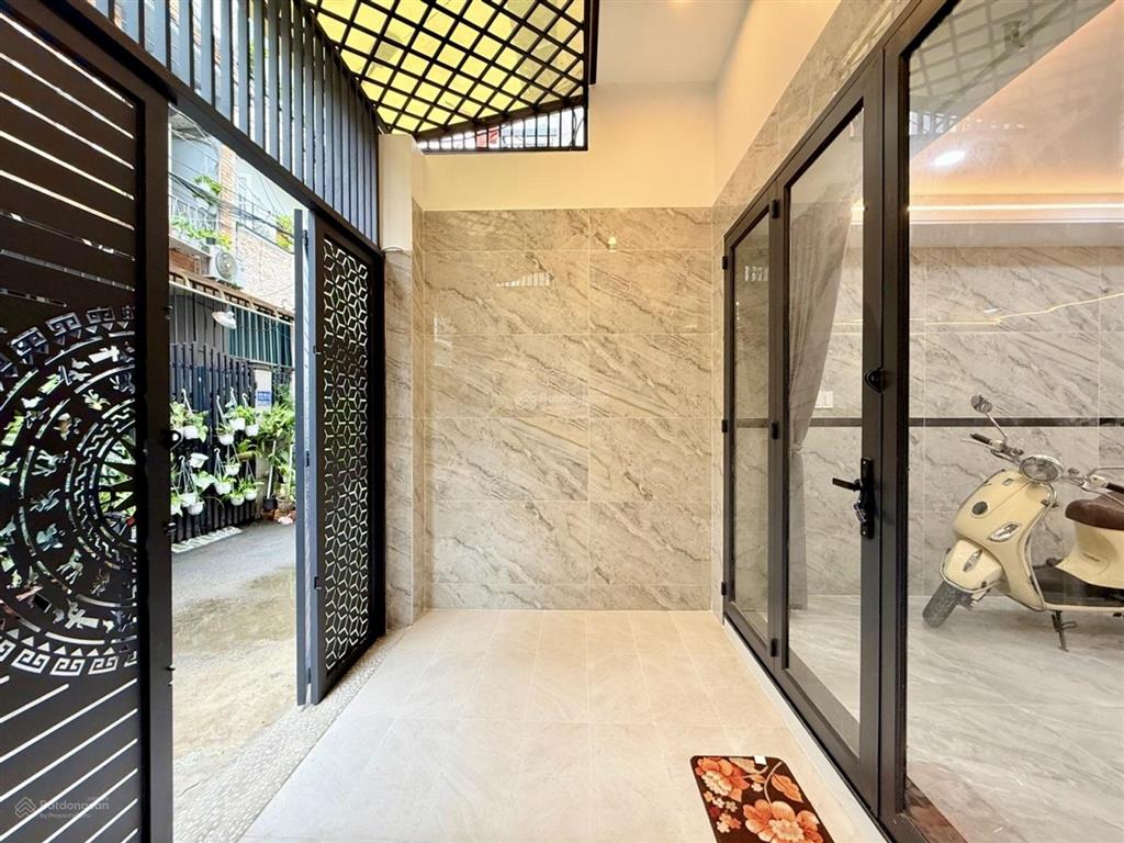 Nhà mới 5 tầng  full nội thất  gara ô tô  hxh nhựa  60m2  chỉ 8. x tỷ tl