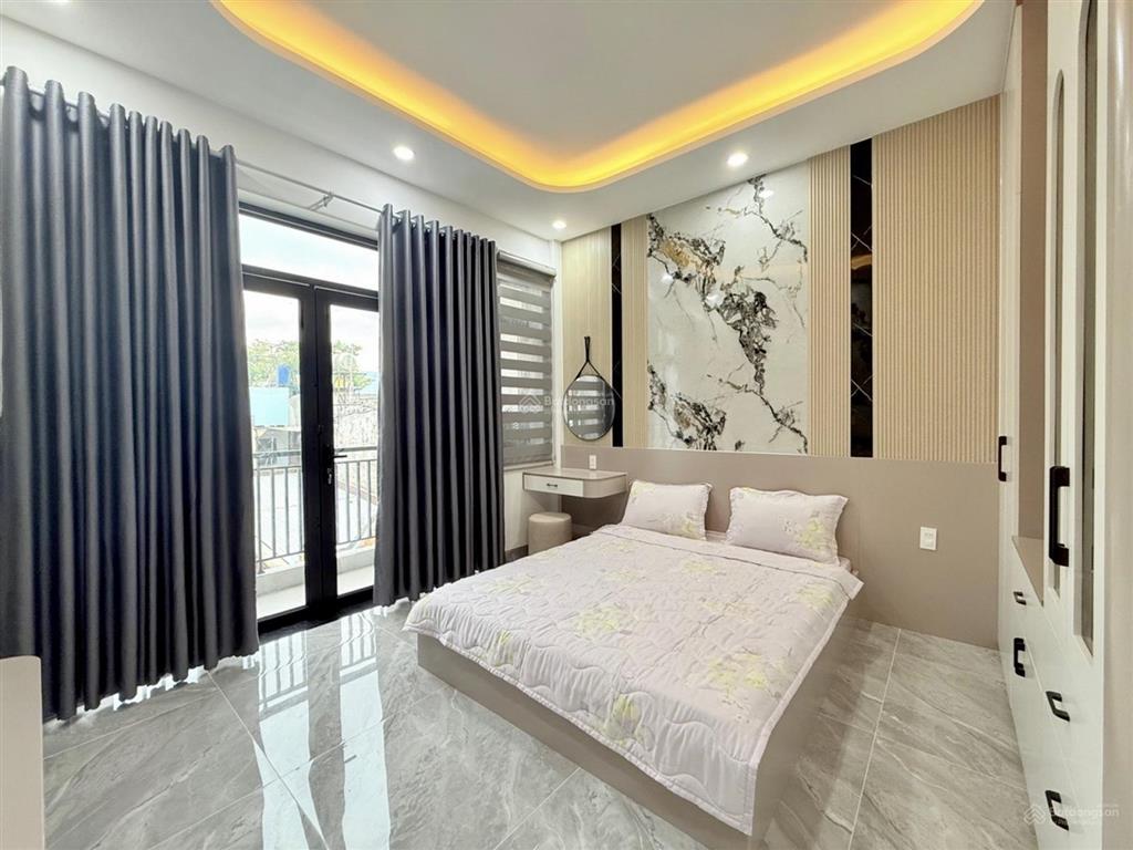 Nhà mới 5 tầng  full nội thất  gara ô tô  hxh nhựa  60m2  chỉ 8. x tỷ tl