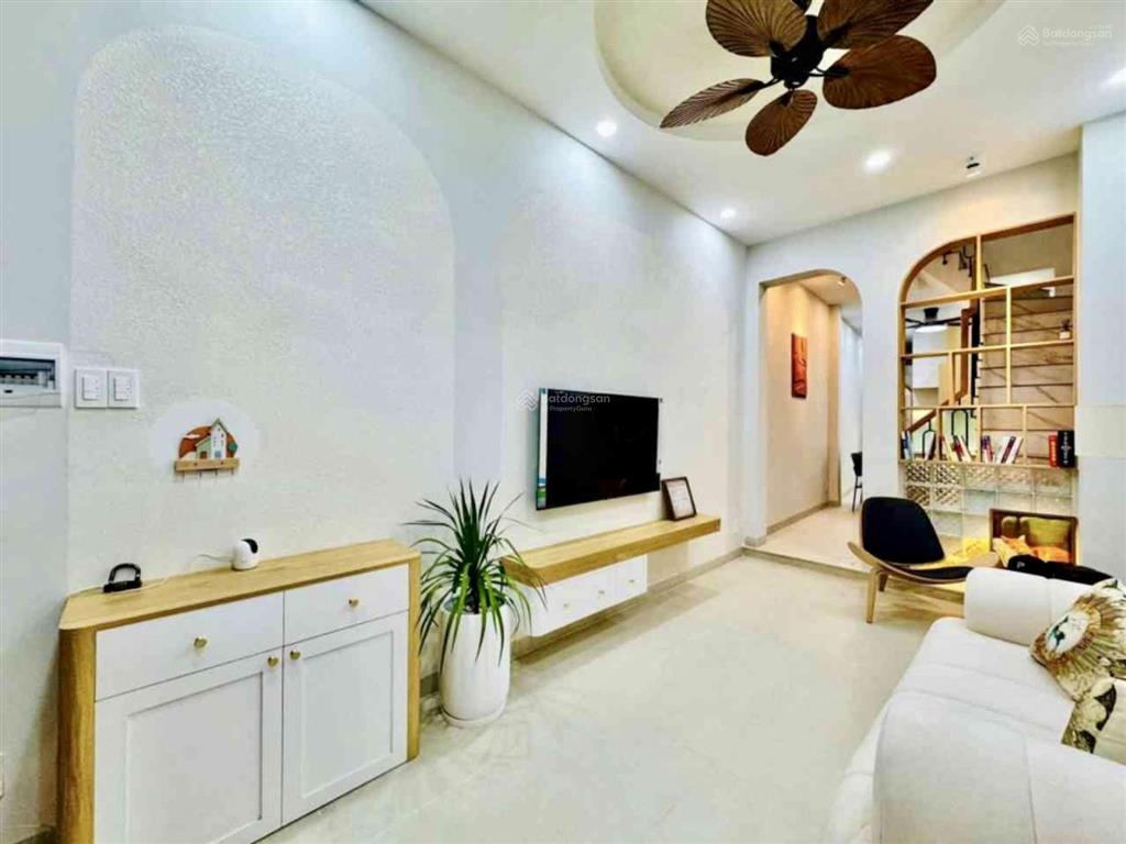 Nhà mới 3 tầng  54m2  hxh thông  ngay chợ thạch đà  pn trệt  chỉ 6,45 tỷ tl