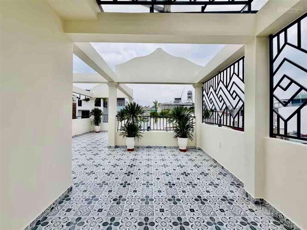 Nhà 4 tầng mới xây  6x11m  sát emart  ô tô ngủ trong nhà  chỉ 7tỷ89 tl