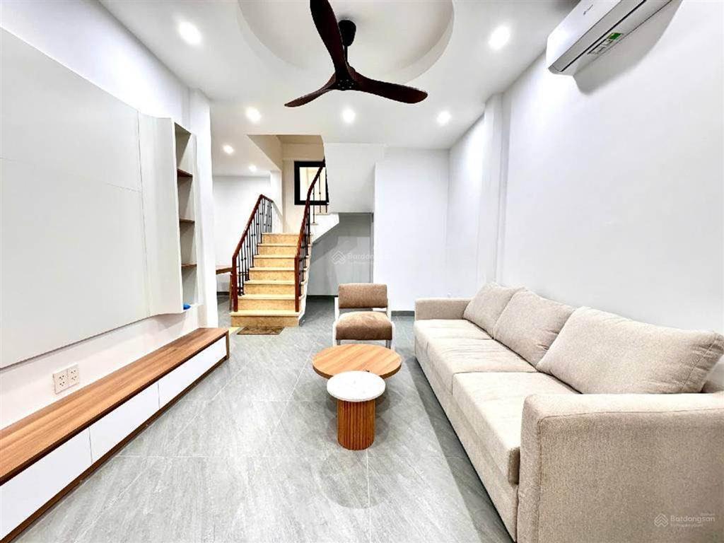 Nhà đẹp bạch mai 4 tầng full nội thất ở luôn 50m ra phố