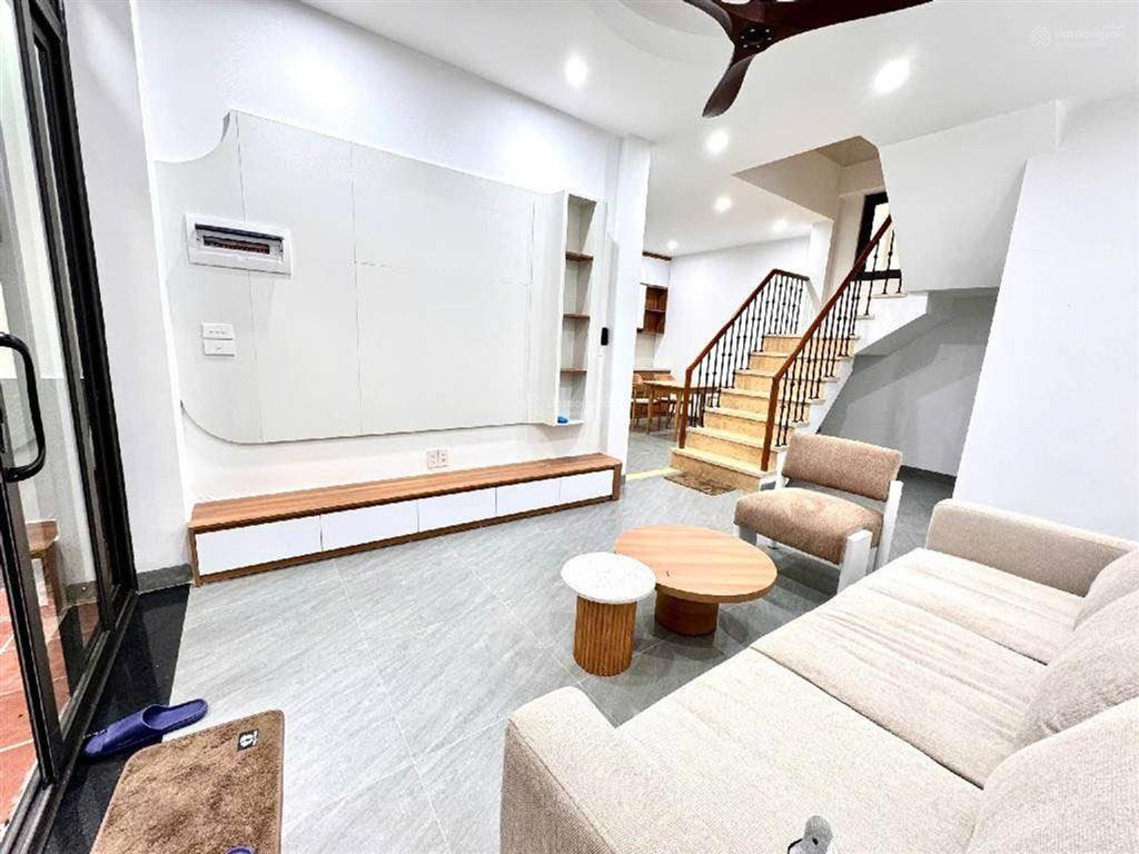 Nhà đẹp bạch mai 4 tầng full nội thất ở luôn 50m ra phố