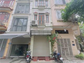 Phân lô đền lừ vỉa hè ô tô tránh kinh doanh cho thuê văn phòng
