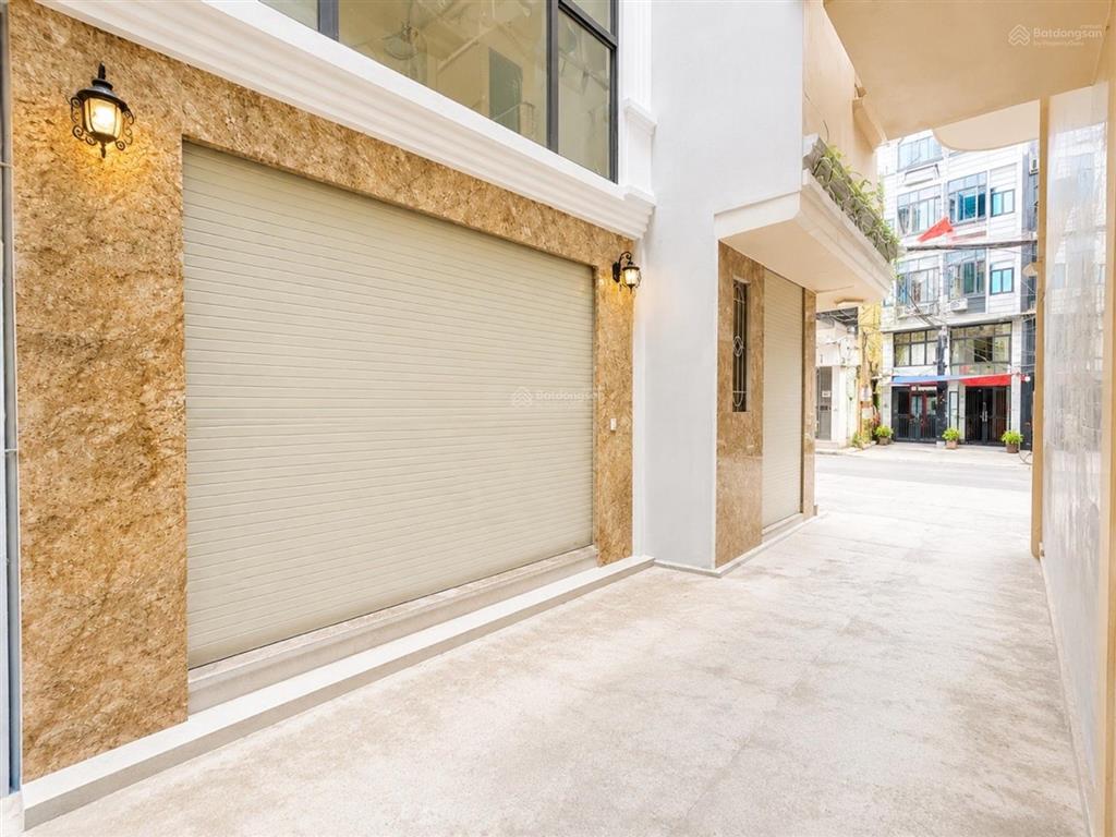 Nhà đẹp bạch mai 6 tầng thang máy cách phố chỉ 10m