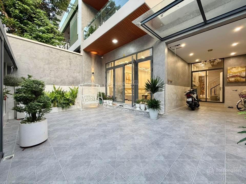 Bán biệt thự quận 5  154m2  4 tầng  thang máy