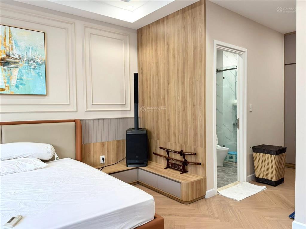 Bán biệt thự quận 5  154m2  4 tầng  thang máy