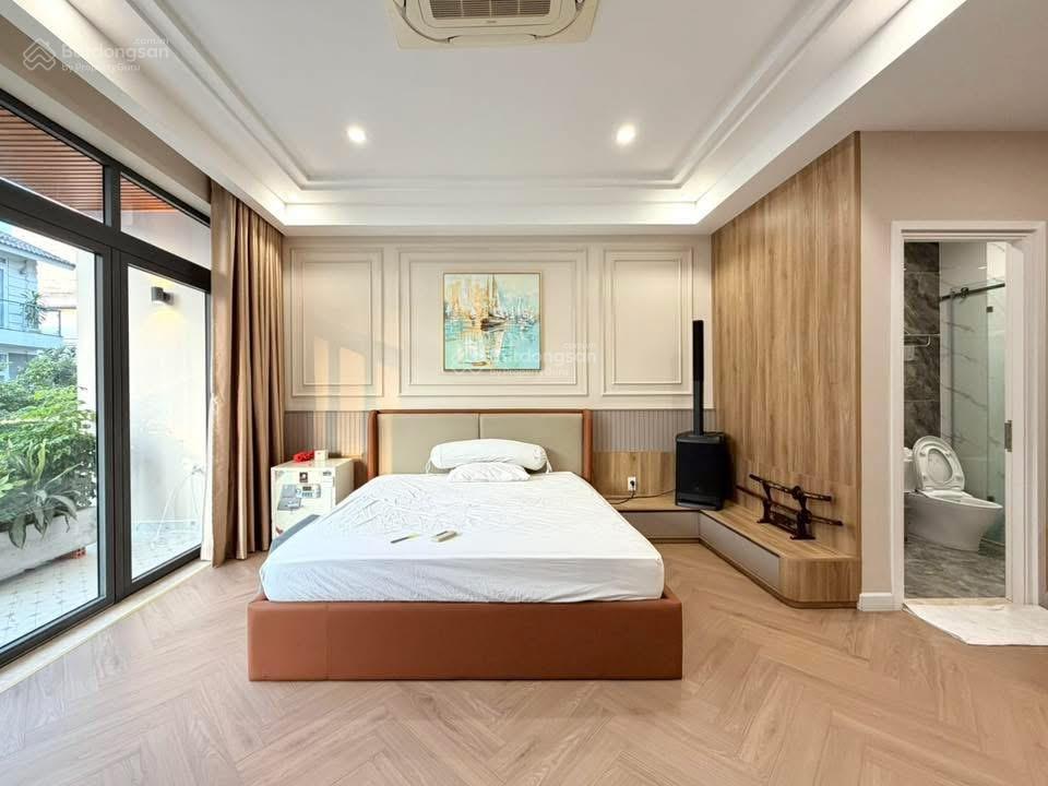 Bán biệt thự quận 5  154m2  4 tầng  thang máy