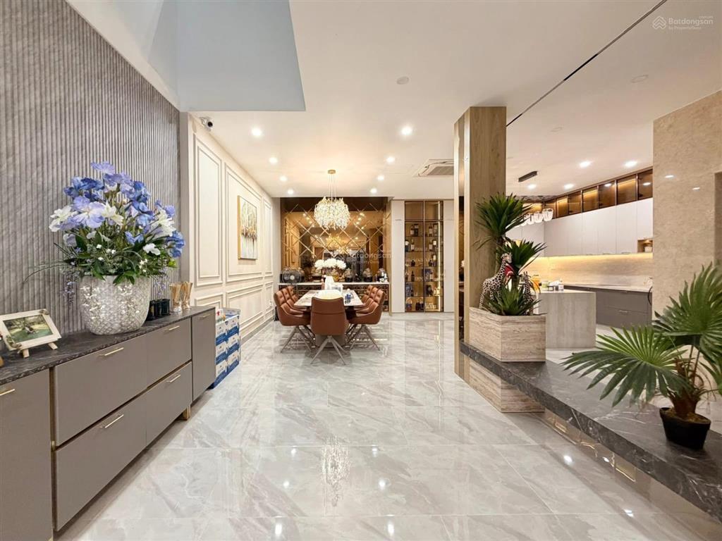 Bán biệt thự quận 5  154m2  4 tầng  thang máy