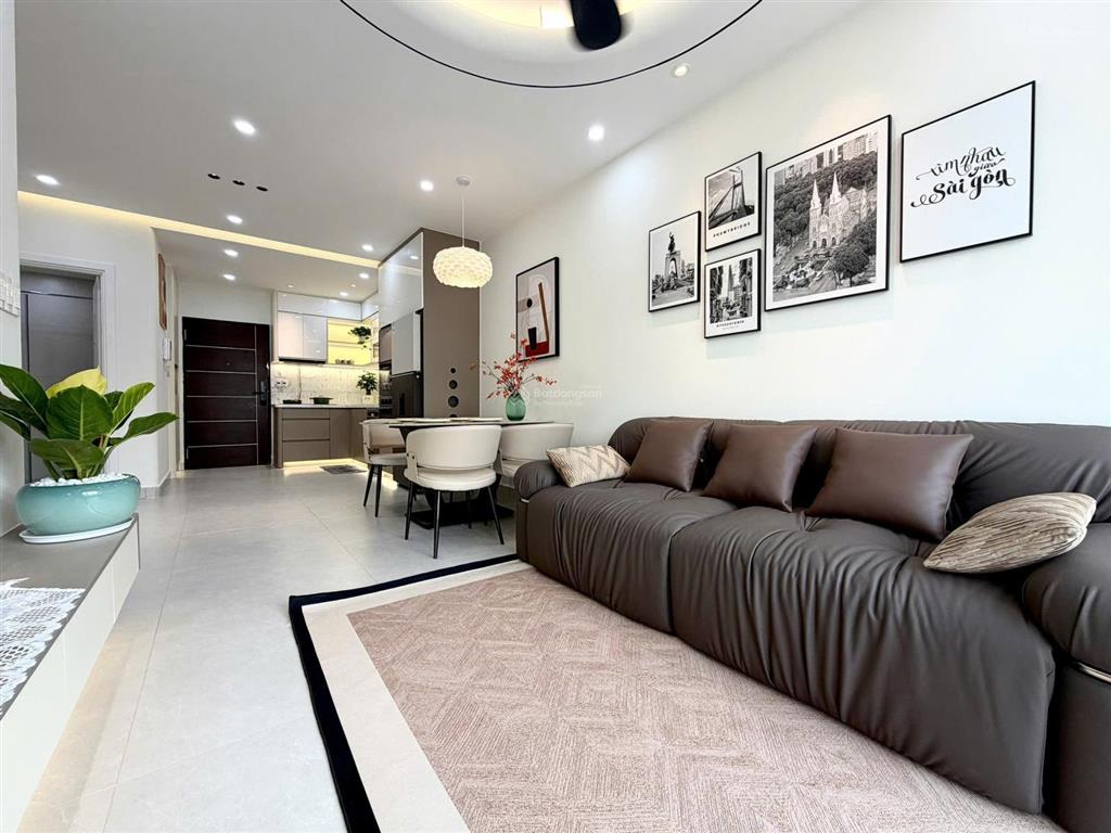 Bán / cho thuê căn hộ sky garden 3 dt 57m2  2pn  1wc  thuê 25tr  bán 5,x tỷ.