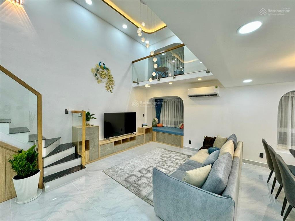Cho thuê căn hộ duplex 4pn, 3wc, 71m2 (dt sử dụng 130m2) tại sky garden i, 40 triệu vnd