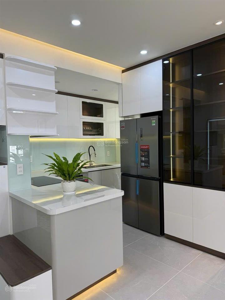 Bán cc sky garden 3, giá tốt 6,6tỷ, 74m2, 3pn, 2wc, cho thuê 40tr, full nội thất tại tân phong, q7