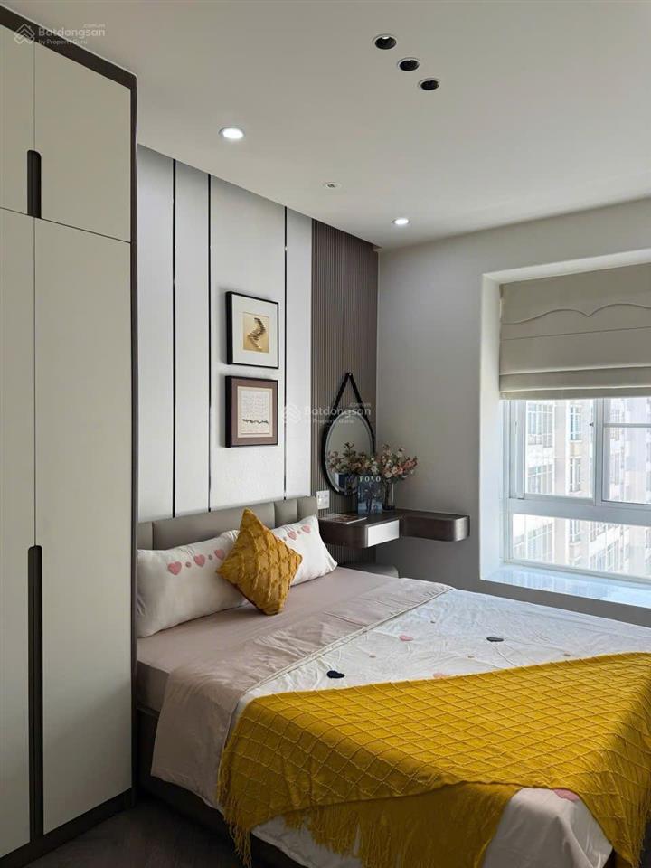 Bán cc sky garden 3, giá tốt 6,6tỷ, 74m2, 3pn, 2wc, cho thuê 40tr, full nội thất tại tân phong, q7