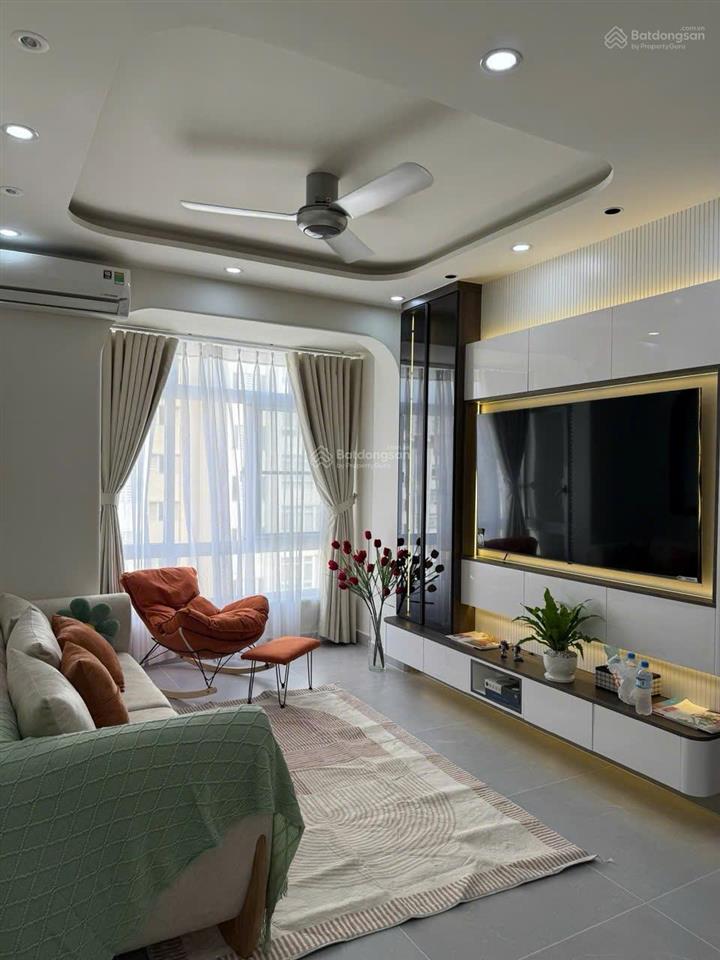 Bán cc sky garden 3, giá tốt 6,6tỷ, 74m2, 3pn, 2wc, cho thuê 40tr, full nội thất tại tân phong, q7